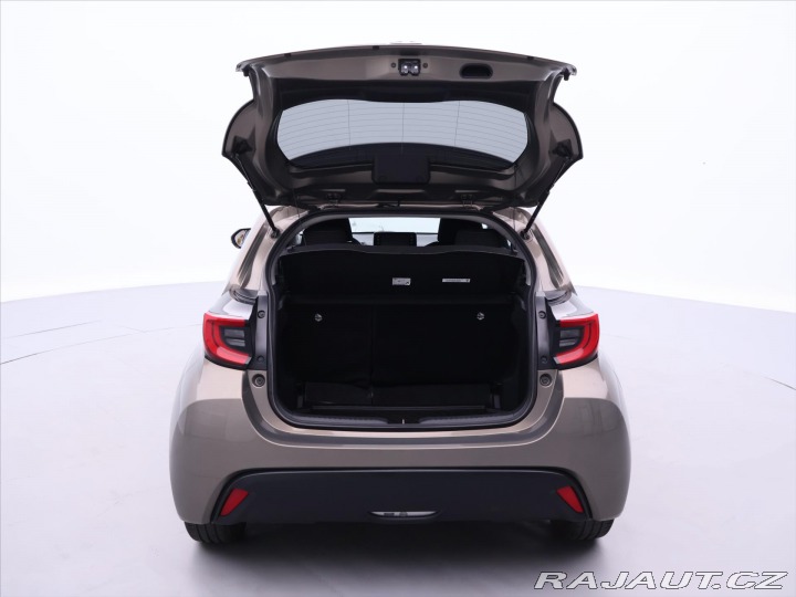 Toyota Yaris 1,5 Hybrid e-CVT CZ Style 2023