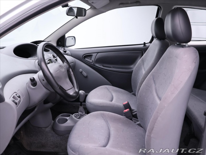 Toyota Yaris 1,0 50kW CZ TERRA STK 3/2 1999
