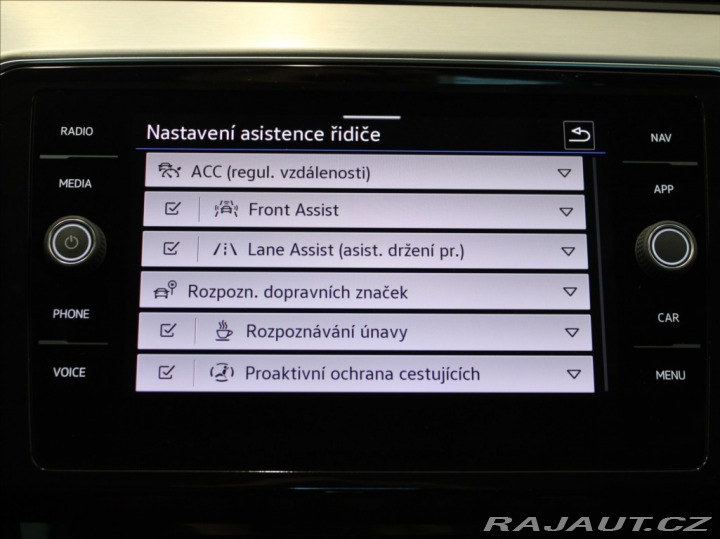 Volkswagen Passat 2,0 TDi DSG Elegance 20tk 2023