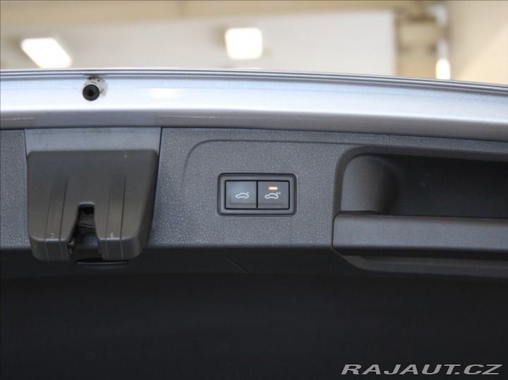 Volkswagen Passat 2,0 TDi DSG Elegance 20tk 2023