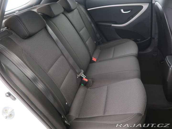 Hyundai i30 1.6GDi,CZ,1Maj,99kW,Manuá 2016