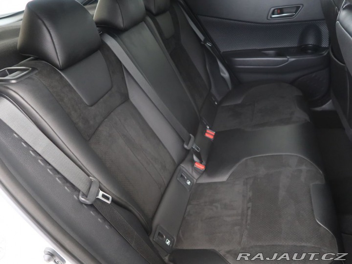 Toyota C-HR 1.8Hybrid,Cz,1Maj,Selecti 2020