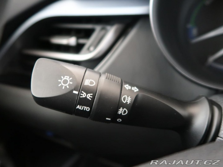 Toyota C-HR 1.8Hybrid,Cz,1Maj,Selecti 2020
