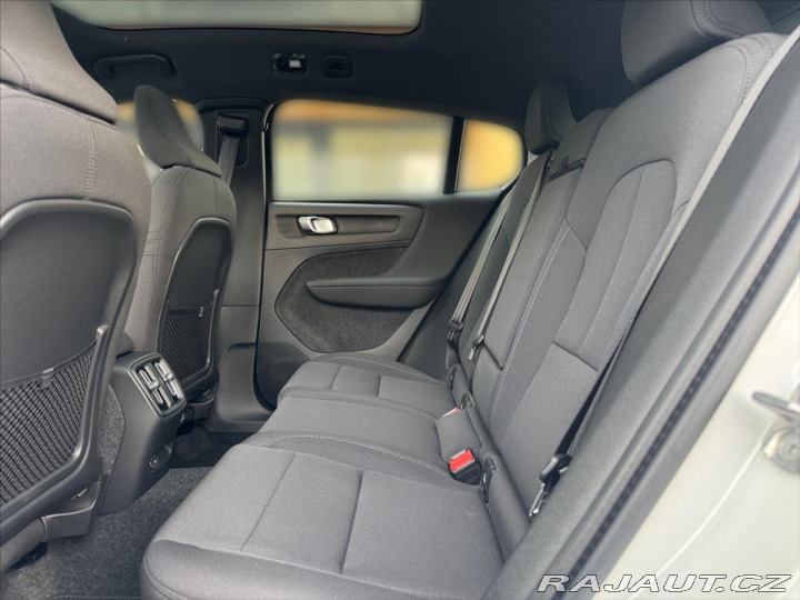 Volvo EC40 Single Range Plus Black 1 2025