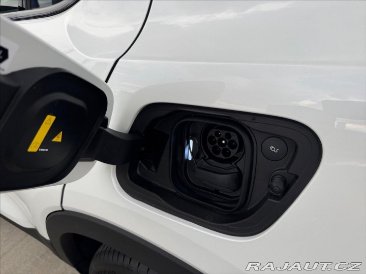 Volvo EC40 Single Range Plus Black 1 2025