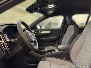 Volvo XC40 2,0 B3 FWD Plus Dark 9812 2025