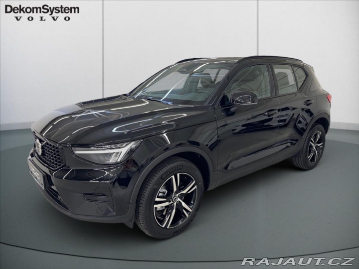 Volvo XC40 2,0 B3 FWD Plus Dark 5364 2025