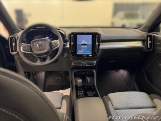 Volvo XC40 2,0 B3 FWD Plus Dark 5364 2025