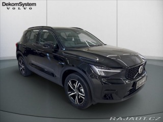 Volvo XC40 2,0 B3 FWD Plus Dark 5364 2025