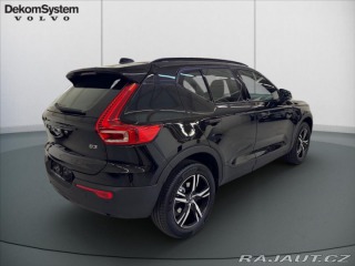 Volvo XC40 2,0 B3 FWD Plus Dark 5364 2025