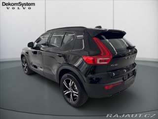 Volvo XC40 2,0 B3 FWD Plus Dark 5364 2025