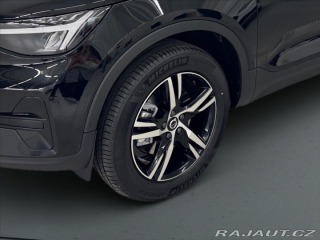 Volvo XC40 2,0 B3 FWD Plus Dark 5364 2025