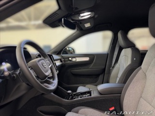 Volvo XC40 2,0 B3 FWD Plus Dark 5364 2025