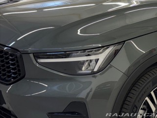 Volvo XC40 2,0 B3 FWD Plus Dark 3321 2025