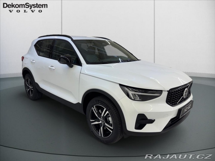Volvo XC40 2,0 B3 FWD Plus Dark 3344 2025
