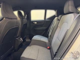 Volvo XC40 2,0 B3 FWD Plus Dark 3344 2025