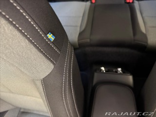 Volvo XC40 2,0 B3 FWD Plus Dark 3344 2025