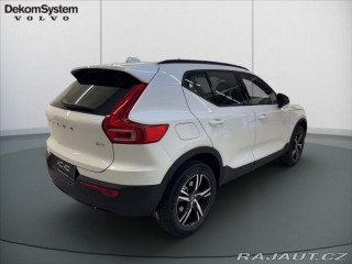 Volvo XC40 2,0 B3 FWD Plus Dark 3344 2025