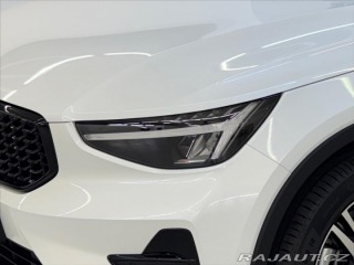 Volvo XC40 2,0 B3 FWD Plus Dark 3344 2025