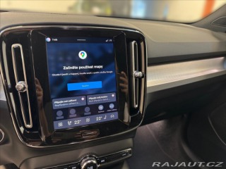 Volvo XC40 2,0 B3 FWD Plus Dark 3344 2025