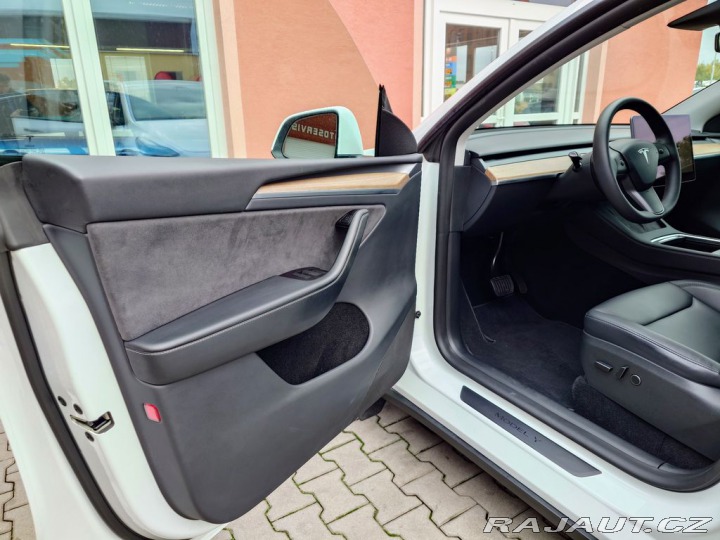 Tesla Model Y Long Range Dual Motor 378 2023