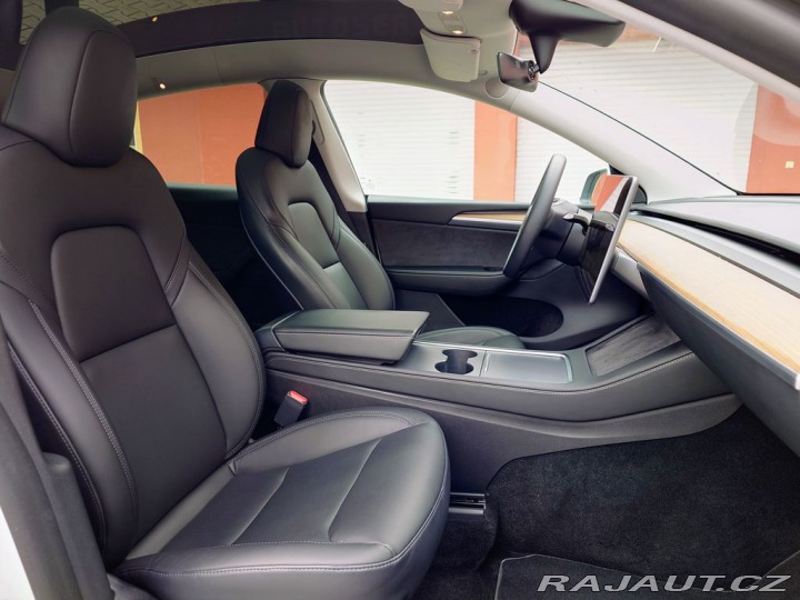 Tesla Model Y Long Range D.M 378 REZER 2023