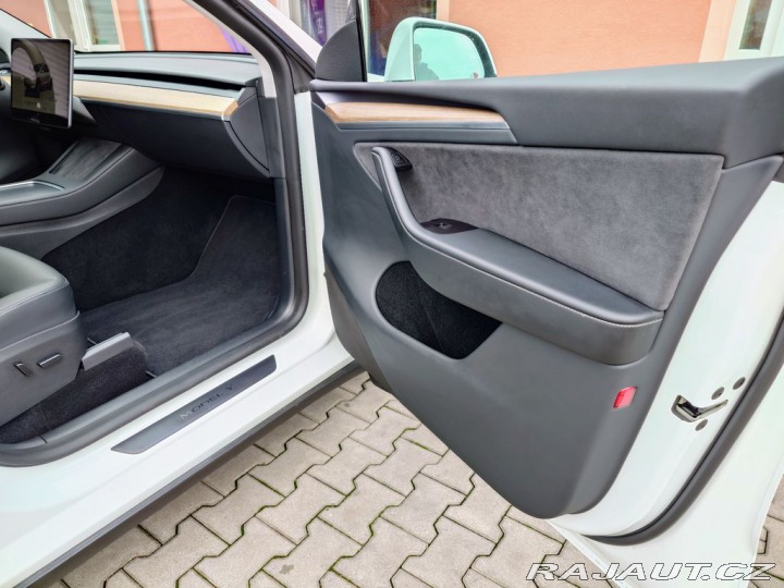 Tesla Model Y Long Range D.M 378 REZER 2023