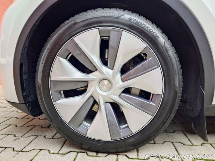 Tesla Model Y Long Range Dual Motor 378 2023