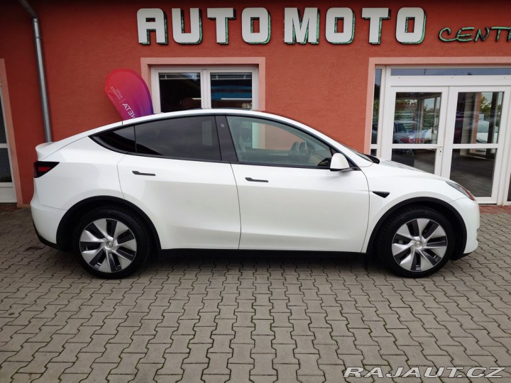 Tesla Model Y Long Range Dual Motor 378 2023