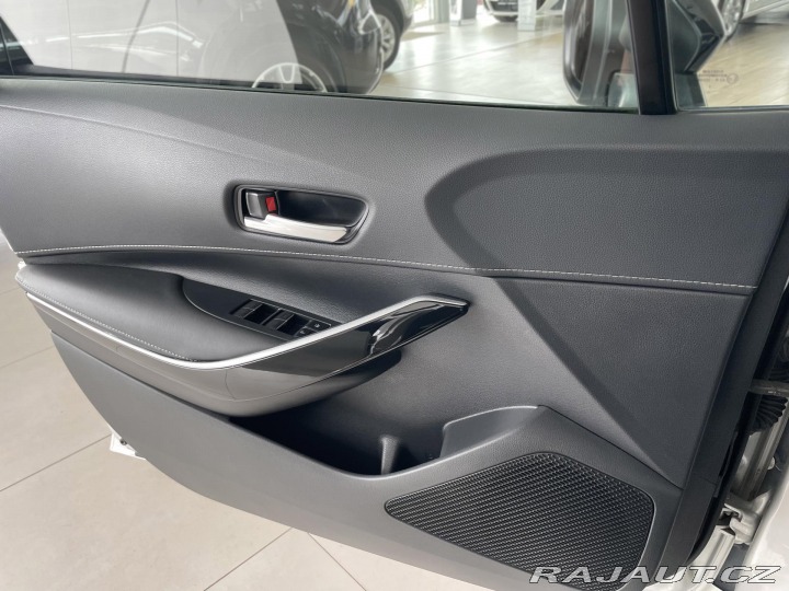Toyota Corolla 1,8 Hybrid*SPORT*REZERVAC 2022