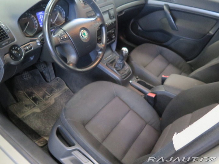 Škoda Octavia 1.6FSI,klima,výhřev,topen 2006