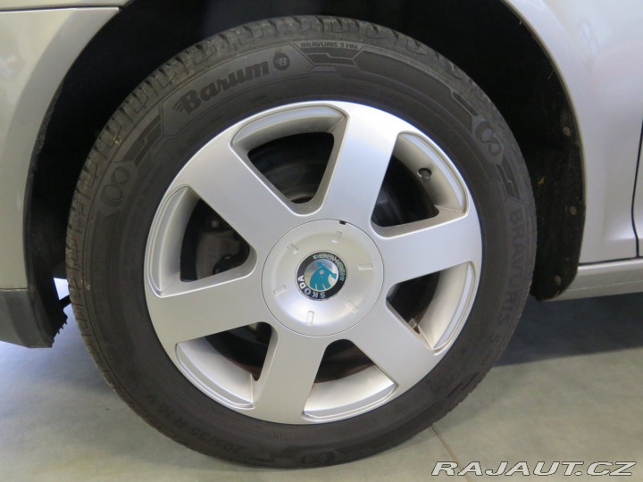 Škoda Octavia 1.6FSI,klima,výhřev,topen 2006