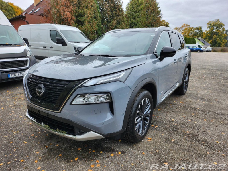 Nissan X-Trail Tekna 5 míst + BOSE