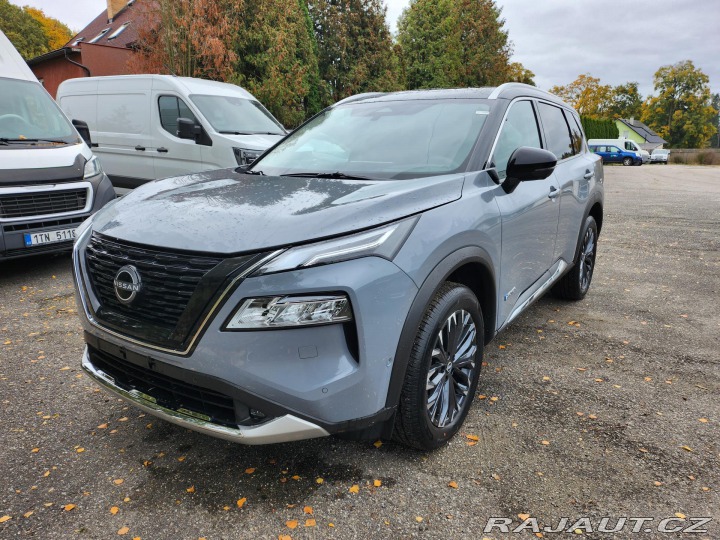 Nissan X-Trail Tekna 5 míst + BOSE 2025