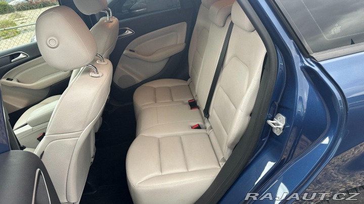 Mercedes-Benz B B200i 115kW *ALU*Kůže*PDC 2011