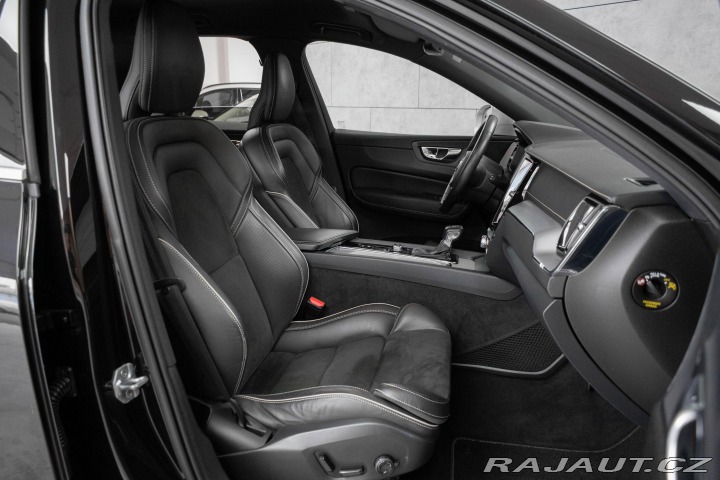 Volvo XC60 D5*REZERVACE* 2019