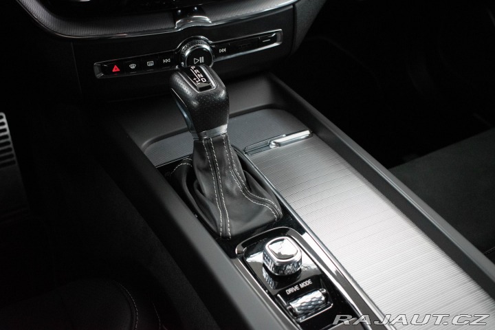 Volvo XC60 D5*REZERVACE* 2019