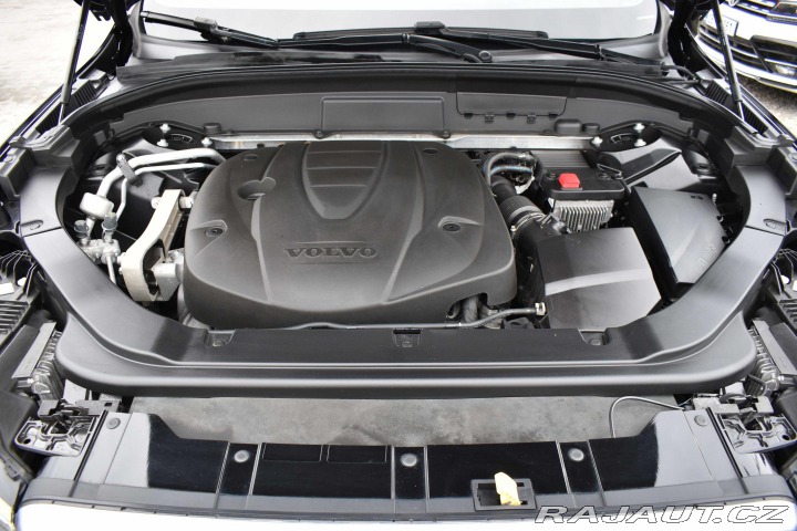 Volvo XC60 D5*REZERVACE* 2019