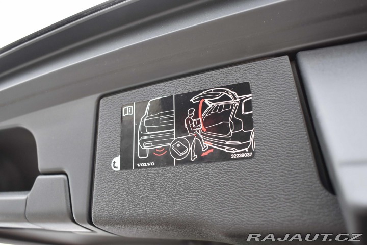 Volvo XC60 D5*REZERVACE* 2019