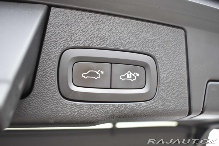 Volvo XC60 D5*REZERVACE* 2019