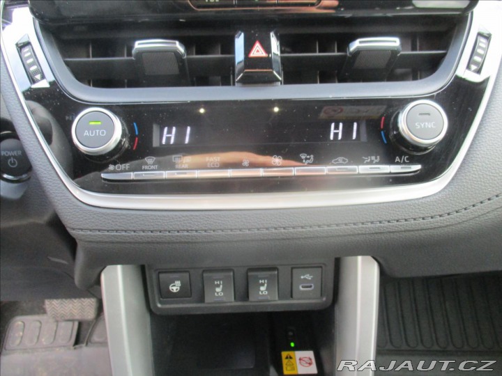 Toyota Corolla Cross 2,0 AC STYLE TECH  HEV 4x 2024