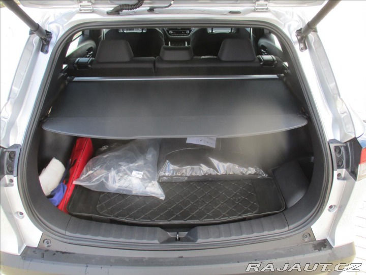 Toyota Corolla Cross 2,0 AC STYLE TECH HEV 4x 2024