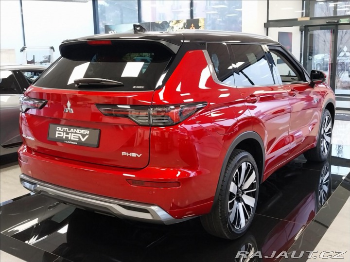Mitsubishi Outlander 2.4 PHEV  INSTYLE 2025