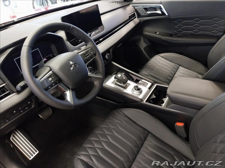 Mitsubishi Outlander 2.4 PHEV  INSTYLE 2025