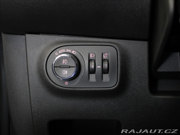 Opel Corsa 1,2 i Drive 1.maj.ČR 57 6 2016