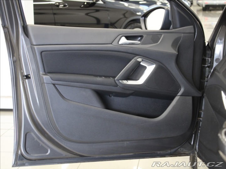 Peugeot 308 1,2 PT 96kW 1.maj.ČR 105t 2017