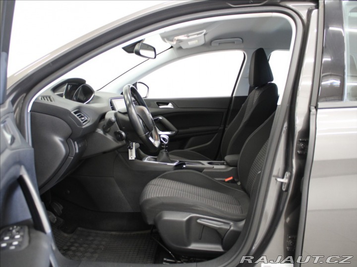 Peugeot 308 1,2 PT 96kW 1.maj.ČR 105t 2017