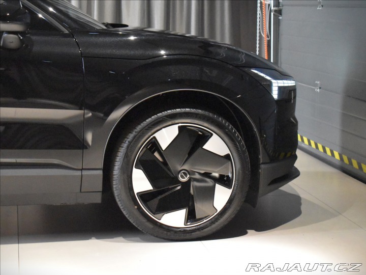 Volvo EX30 0,0 TwinMotorPerformance 2025
