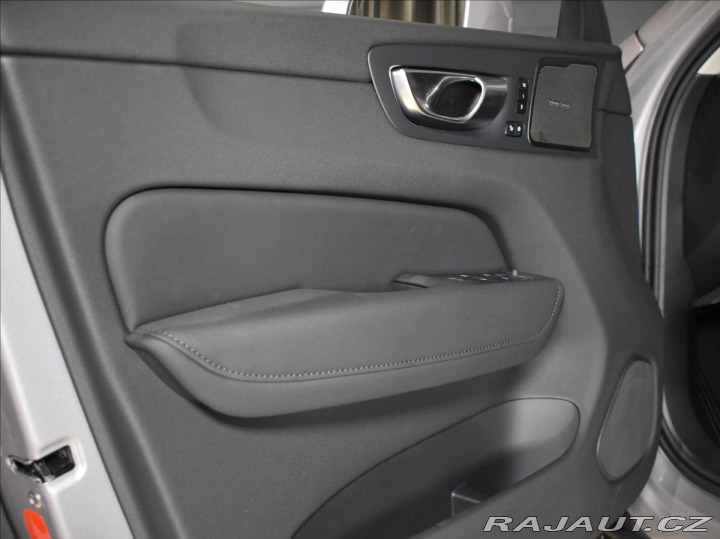 Volvo XC60 2,0 T6  Plus Bright 2025