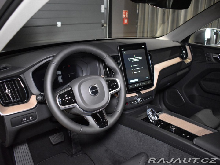 Volvo XC60 2,0 T6  Plus Bright 2025